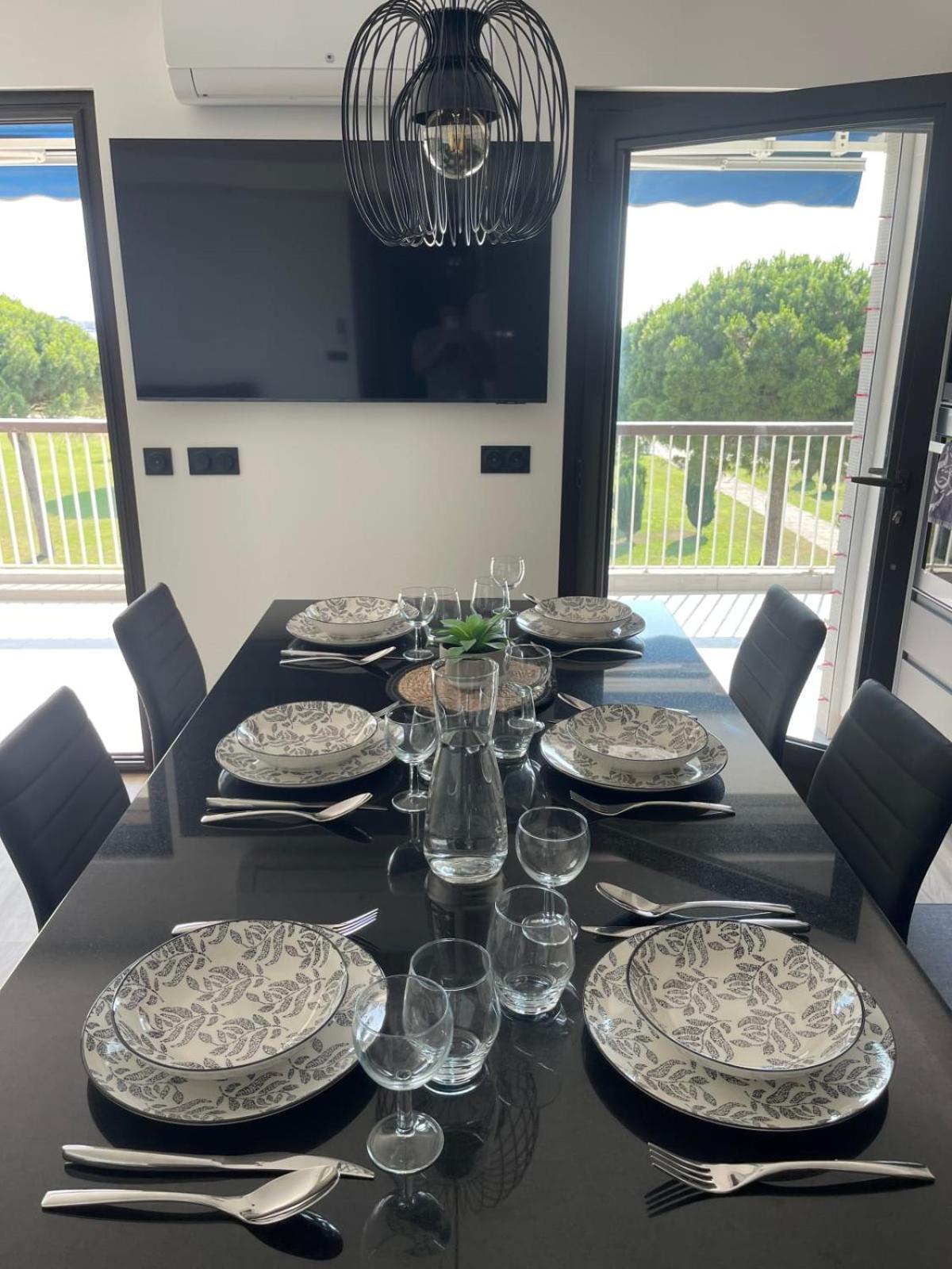 Le Mistral Appartement Standing Avec Vue Mer Exceptionnelle En 1Ere Ligne لو غراو دو روا المظهر الخارجي الصورة